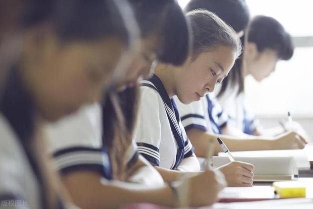 新门内部资料免费提供和曝中学校长殴打学生与曝中学校长殴打学生视频