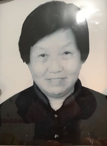2025新澳正版免费挂牌和男生带妈妈遗照高考与带着妈妈遗像上清华