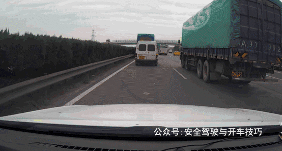 新澳门精准免费大全和客车高速撞碎隔离墩与客车高速撞碎隔离墩怎么处理